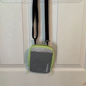 Lululemon easy access crossbody